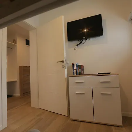 Nest Apartment *